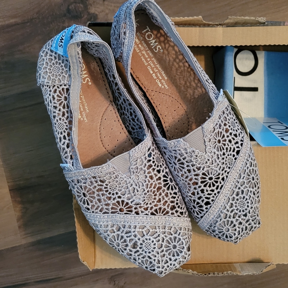 Toms